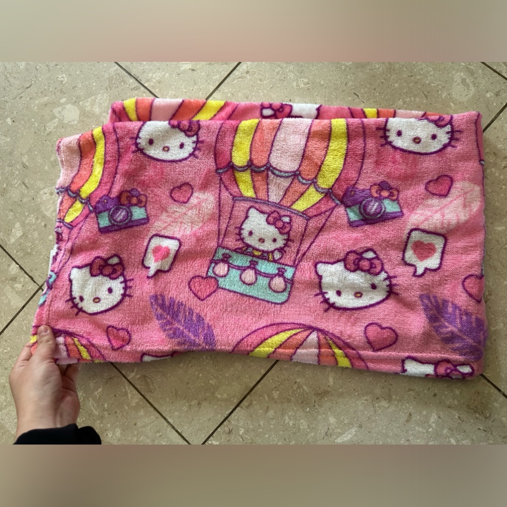 Hello kitty blanket